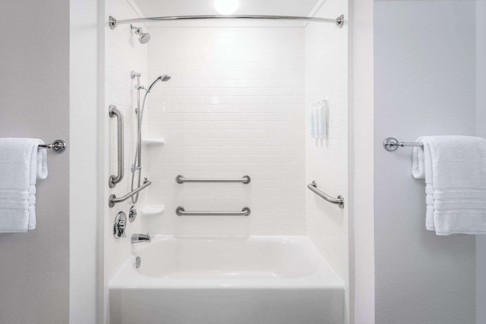 Best Western Premier The Tides Standard Room, 2 Queen Beds, Accessible, Balcony 4