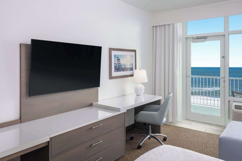 Best Western Premier The Tides Standard Room, 1 King Bed, Balcony, Beachfront (Shower Only;with Sofabed) 5