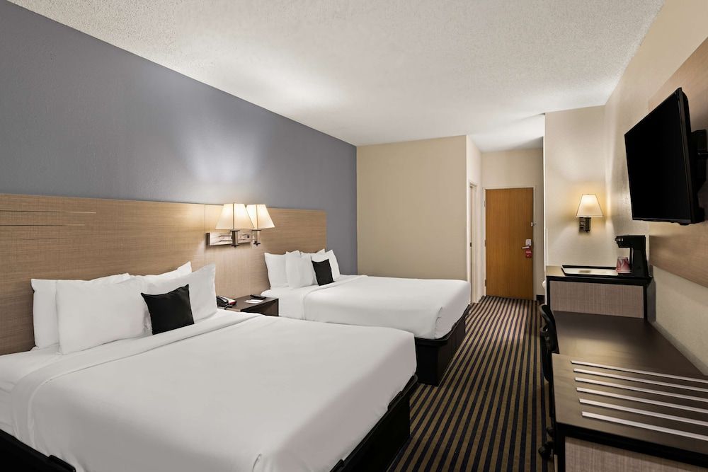 Red Lion Inn & Suites Gretna Room, 2 Queen Beds, Non Smoking 4