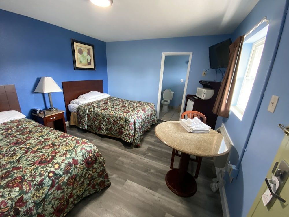 Red Carpet Inn and Suites Room, 1 Queen Bed, Non Smoking 8