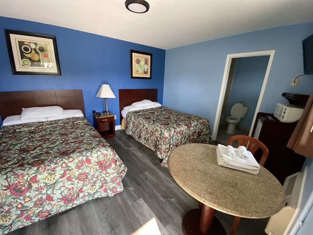 Red Carpet Inn and Suites Room, 1 Queen Bed, Non Smoking 13