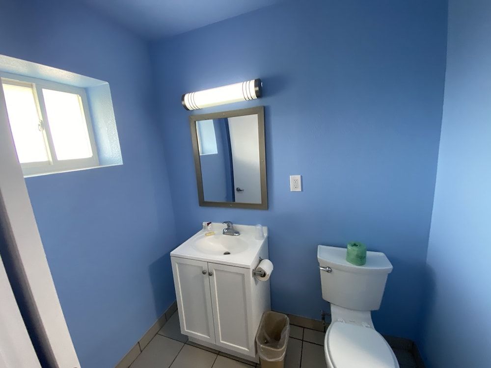 Red Carpet Inn and Suites Room, 1 Queen Bed, Smoking 22