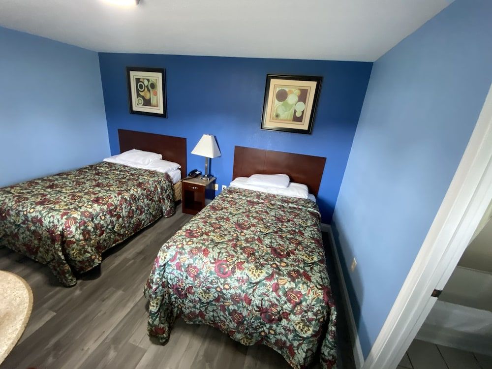 Red Carpet Inn and Suites Room, 1 Queen Bed, Non Smoking 12