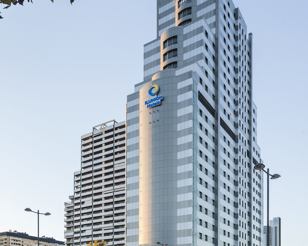 undefined Hotel ILUNION Valencia 3 3
