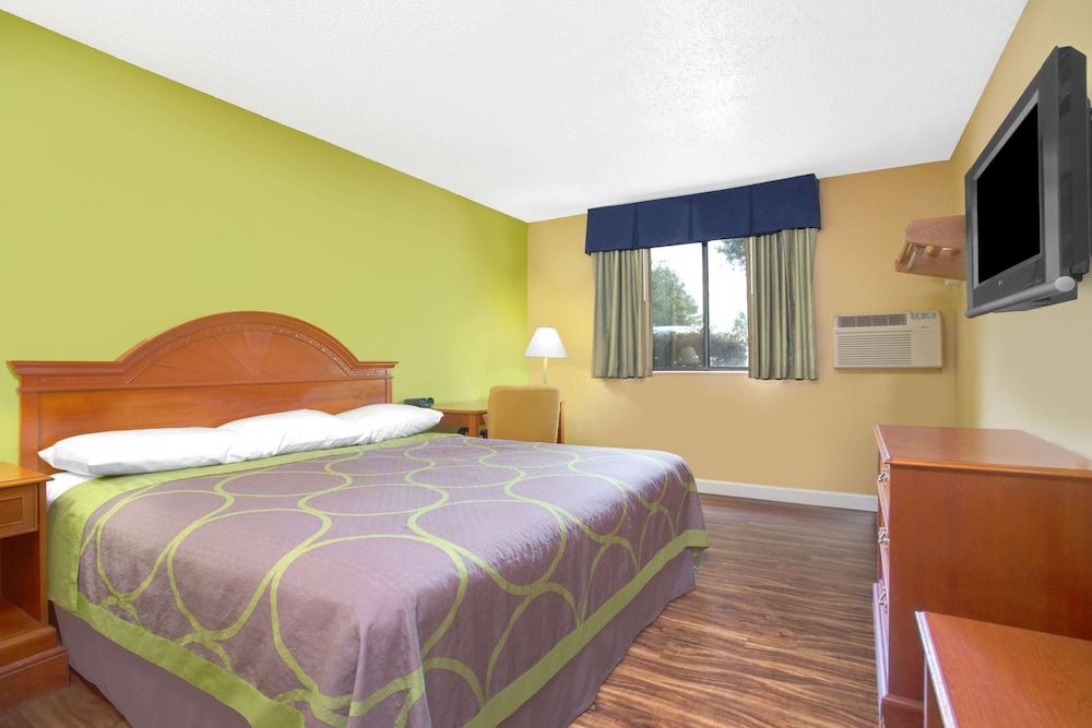 Room, 1 King Bed, Non Smoking