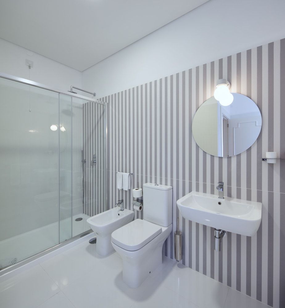 The Rex Hotel Comfort Double Room, 1 Queen Bed 4