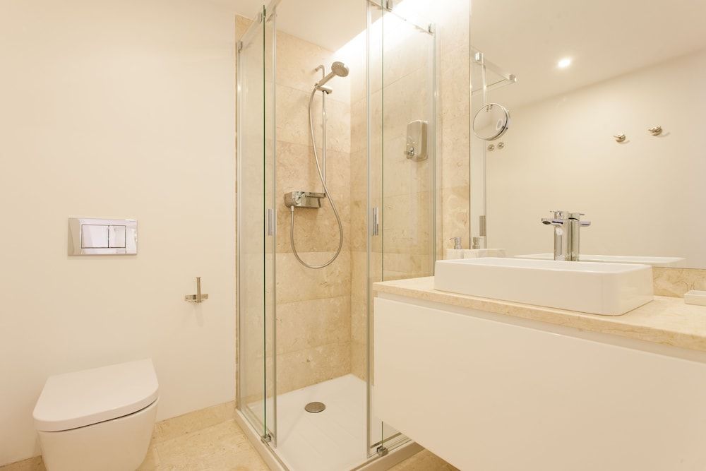 Mouraria Blue Three-Bedroom Apartment w/ Parking - by LU Holidays Apartment, 3 Bedrooms 21