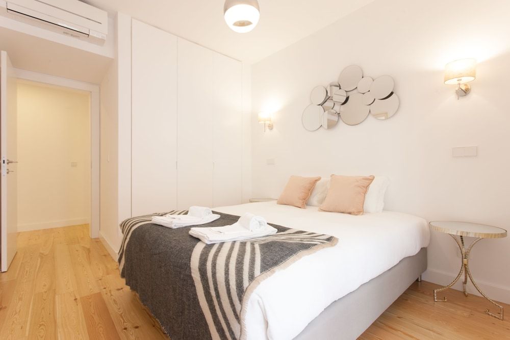 undefined Mouraria Blue Three-Bedroom Apartment w/ Parking - by LU Holidays 3