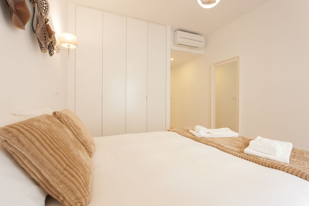 undefined Mouraria Blue Three-Bedroom Apartment w/ Parking - by LU Holidays 7