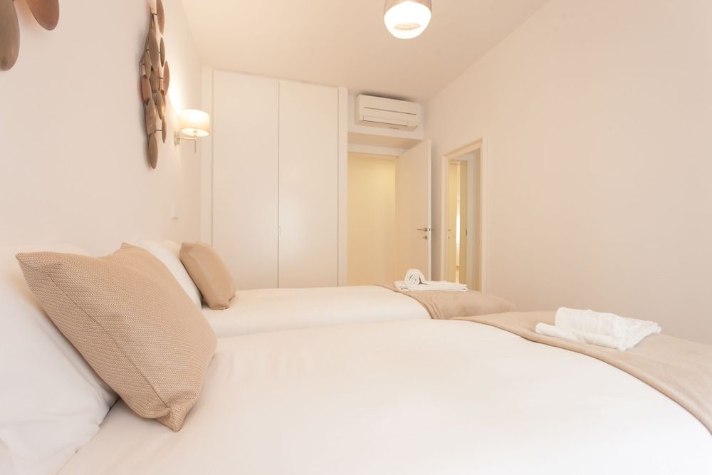 undefined Mouraria Blue Three-Bedroom Apartment w/ Parking - by LU Holidays 5