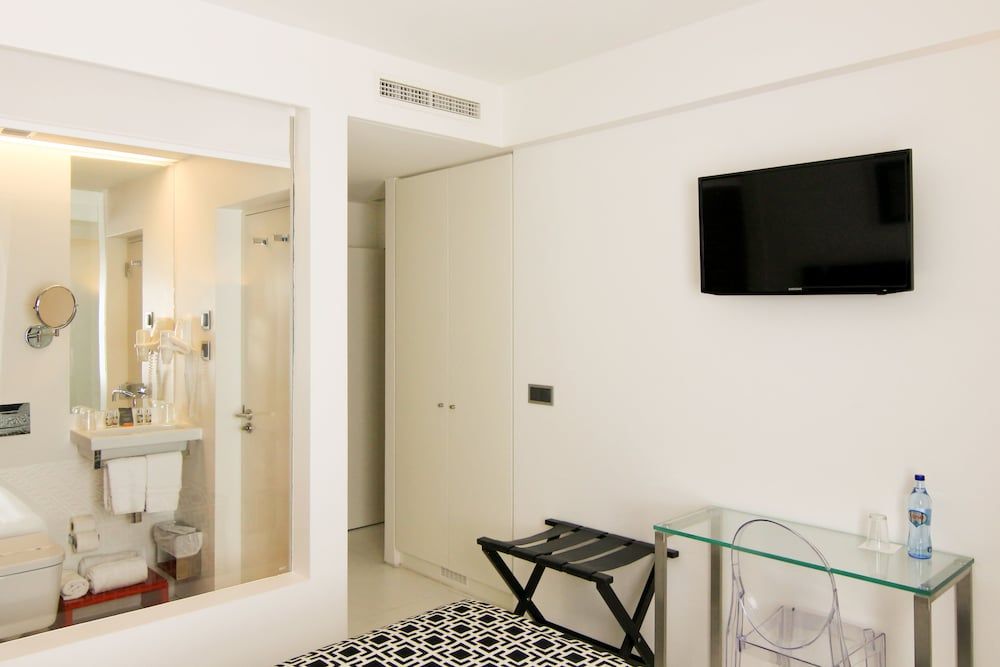 Faro Boutique Hotel Classic Double Room 4