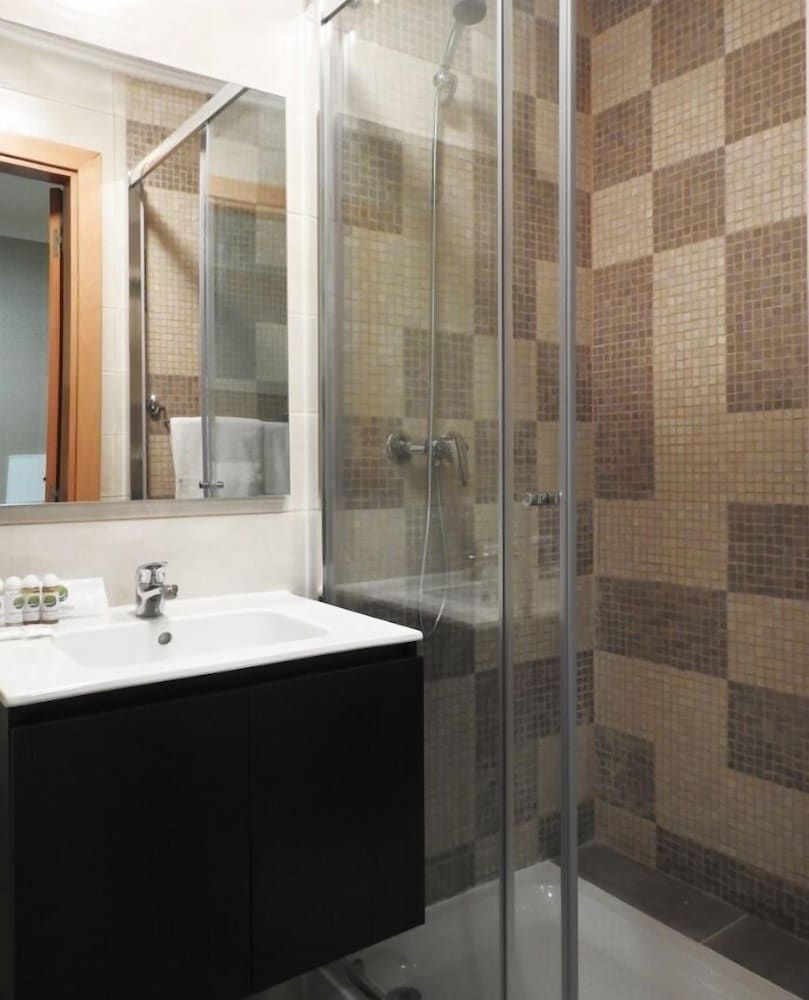 Milfontes Guest House Standard Twin Room 4