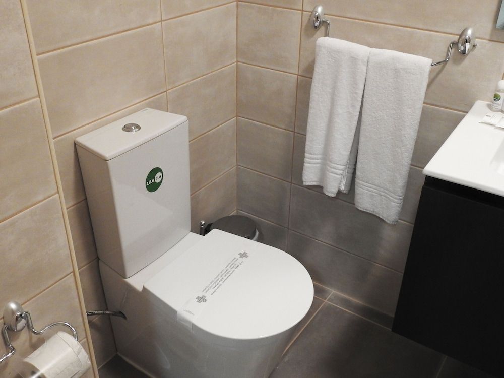 Milfontes Guest House Standard Twin Room 5