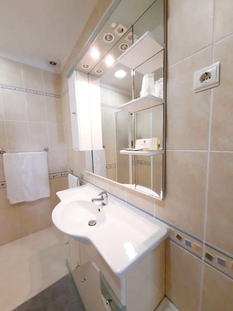 Milfontes Guest House Standard Double Room 8