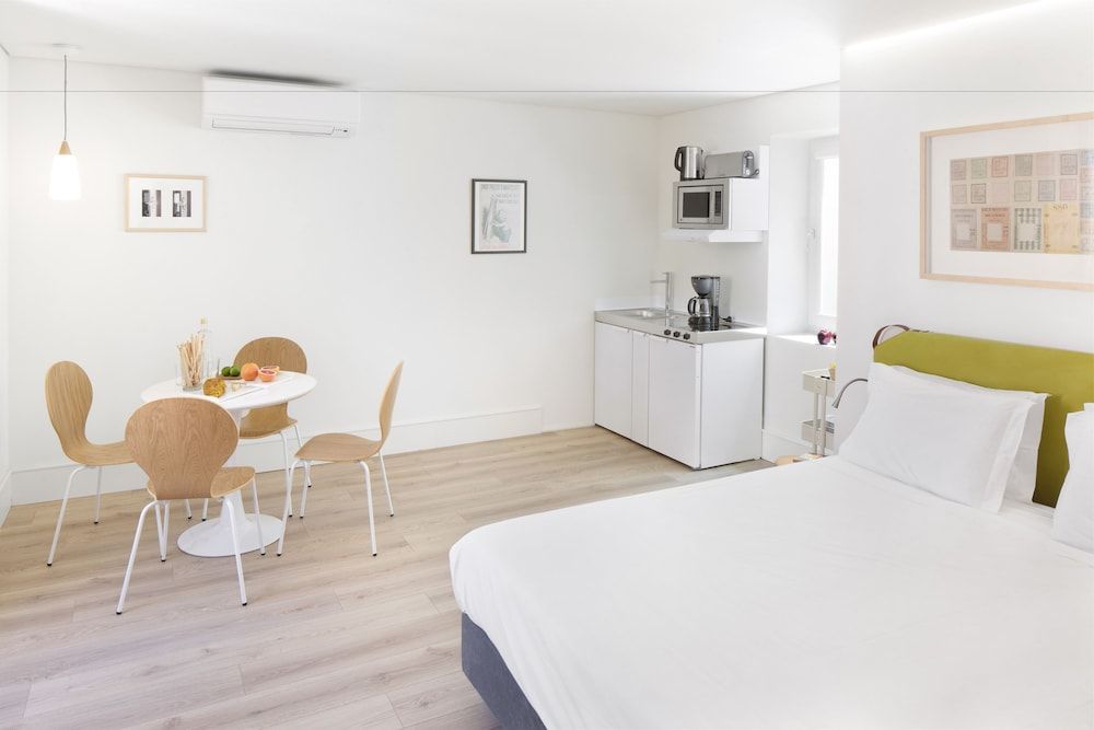 undefined Lisbon Serviced Apartments - Ascensor da Bica 10