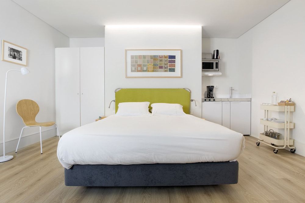 Lisbon Serviced Apartments - Ascensor da Bica Superior Studio, City View 4
