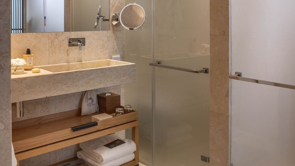 Memmo Príncipe Real - Design Hotels Superior Room, 1 Queen Bed 3