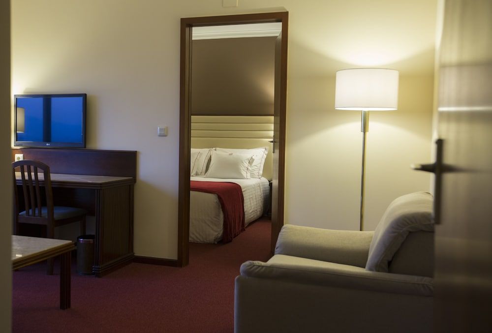 Hotel Mira Corgo Family Room (2 adults + 2 Children) 5