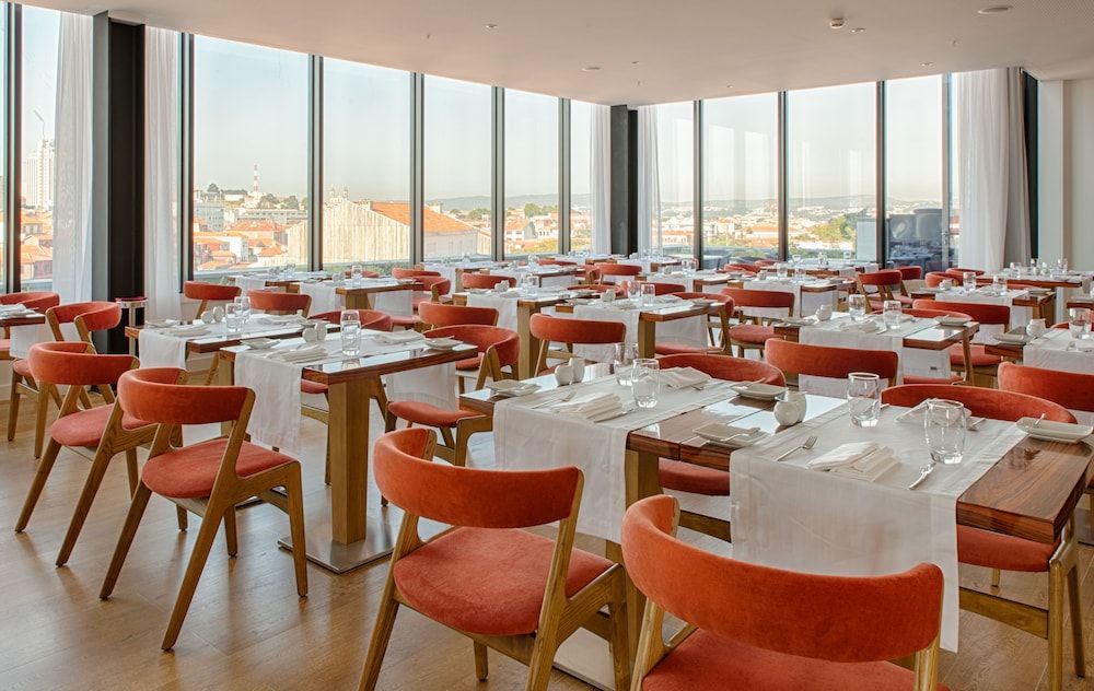 undefined Premium Porto Downtown 6