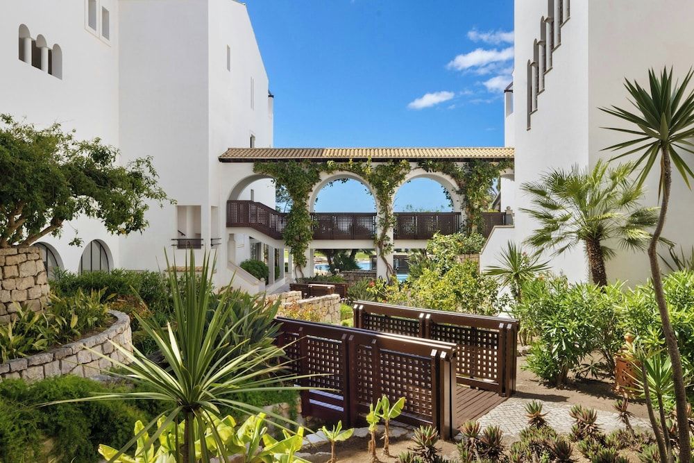 undefined Pine Cliffs Ocean Suites, a Luxury Collection Resort & Spa 3