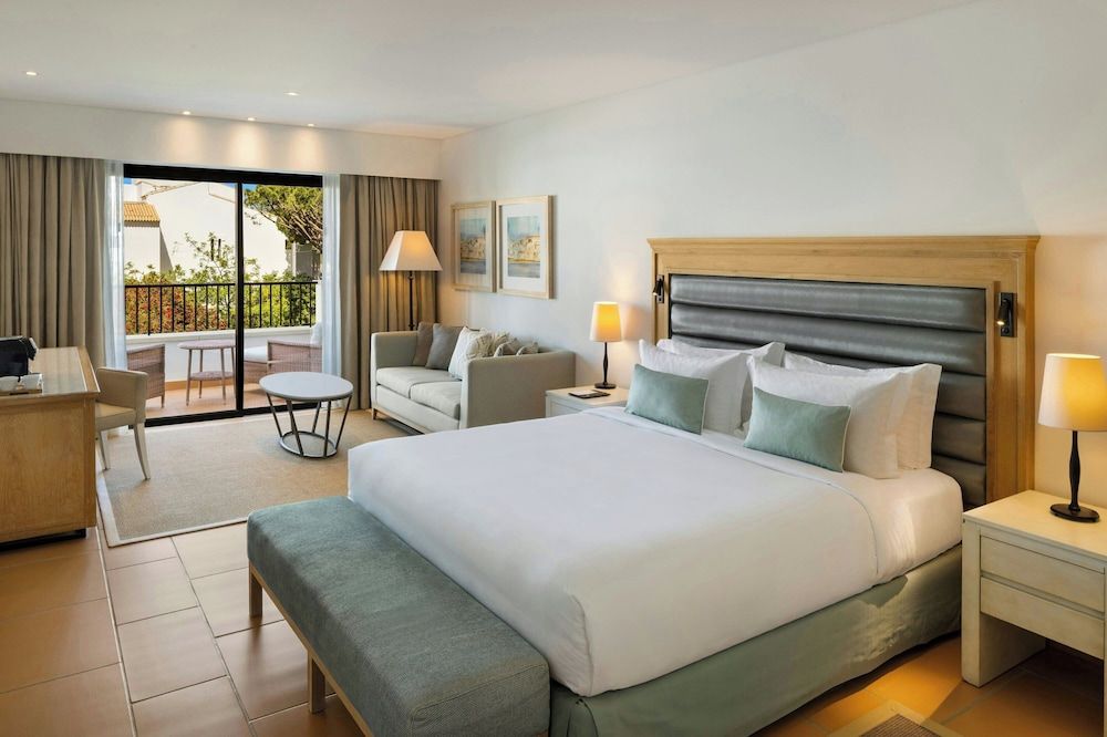 Pine Cliffs Ocean Suites, a Luxury Collection Resort & Spa Junior Suite, 1 Queen Bed, Resort View 3