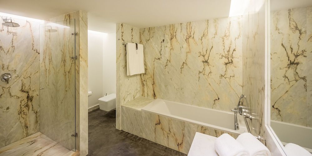 Évora Olive Hotel Deluxe Double or Twin Room 4