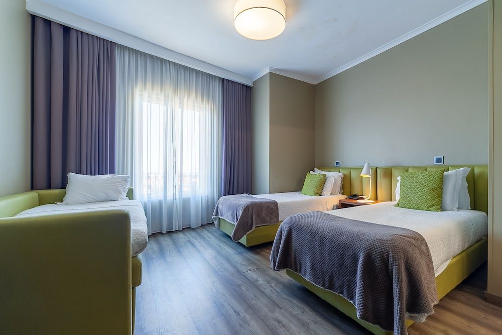 Hotel Porto Mar Standard Triple Room 2