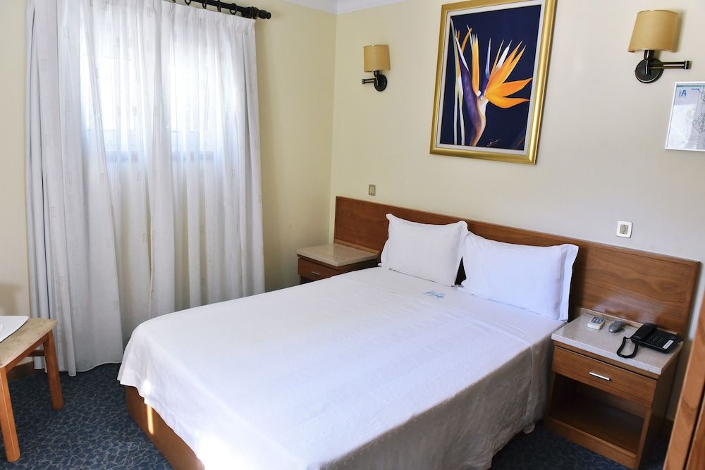 Basic Double Room Single Use, 2 Twin Beds