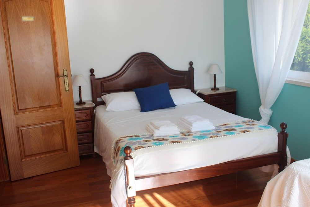 Ericeira Chill Hill Hostel & Private Rooms Double Room, Shared Bathroom, Sea View (Turquoise Ocean) 2