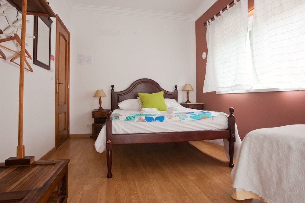 Ericeira Chill Hill Hostel & Private Rooms Double Room, Shared Bathroom (Terracota) 5