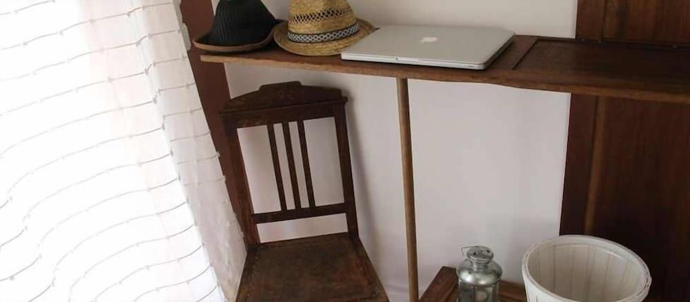 Ericeira Chill Hill Hostel & Private Rooms Double Room, Shared Bathroom (Terracota) 9