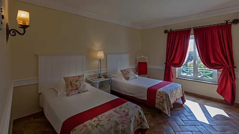 M'AR De AR Muralhas Classic Room, Garden View