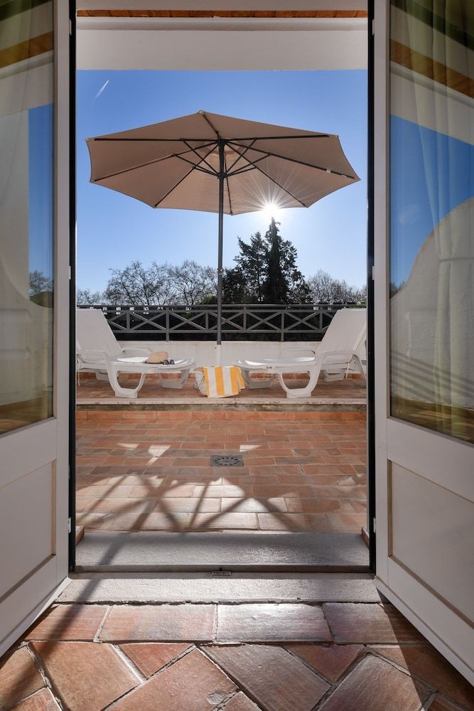M'AR De AR Muralhas Classic Room, Balcony, Pool View 3