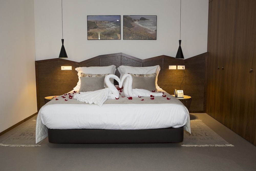 Enigma - Nature & Water Hotel Presidential Suite, Poolside 3