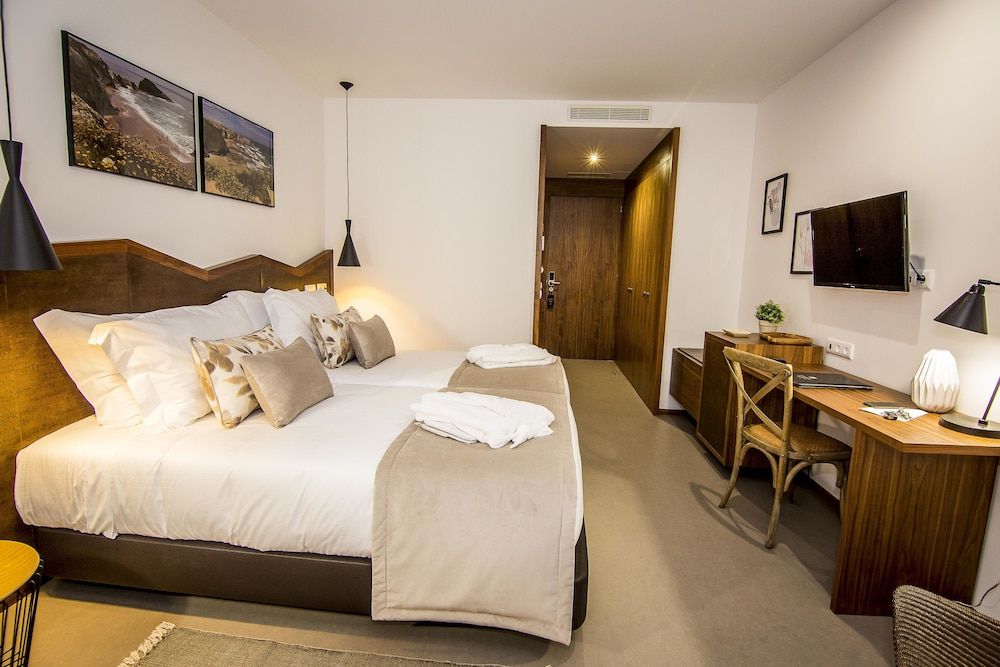 Enigma - Nature & Water Hotel Deluxe Double or Twin Room, Pool View 4