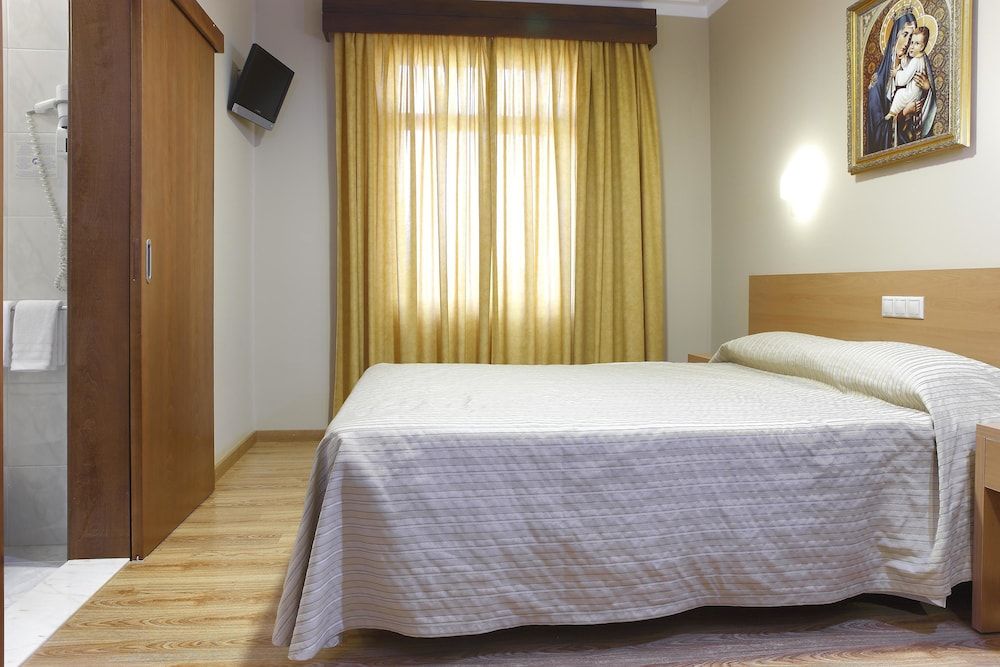 Domus Pacis Fatima Hotel Standard Single Room 2