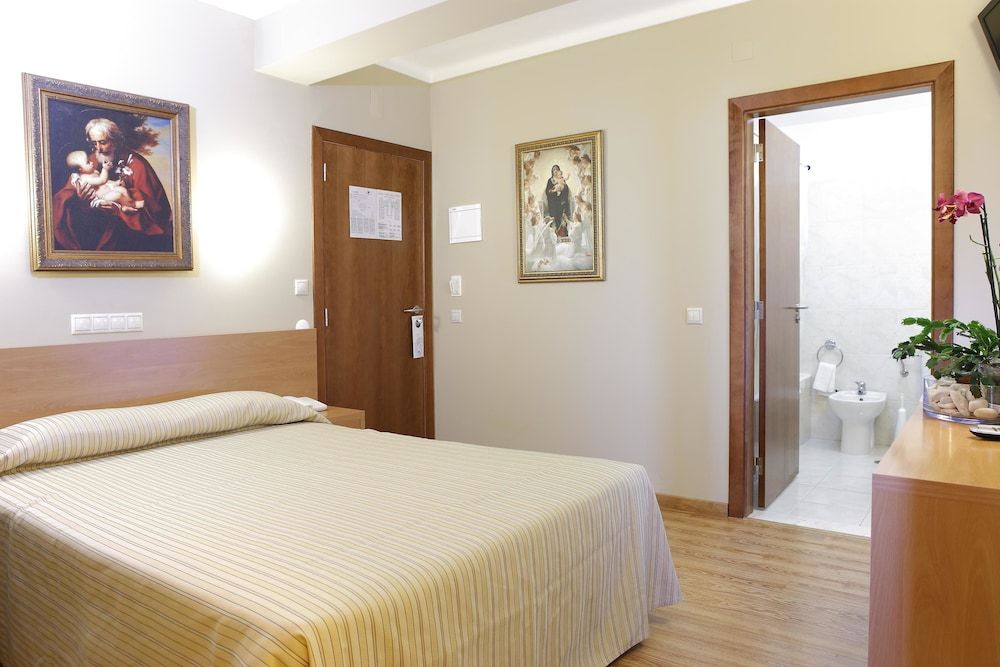 Domus Pacis Fatima Hotel Standard Single Room 3