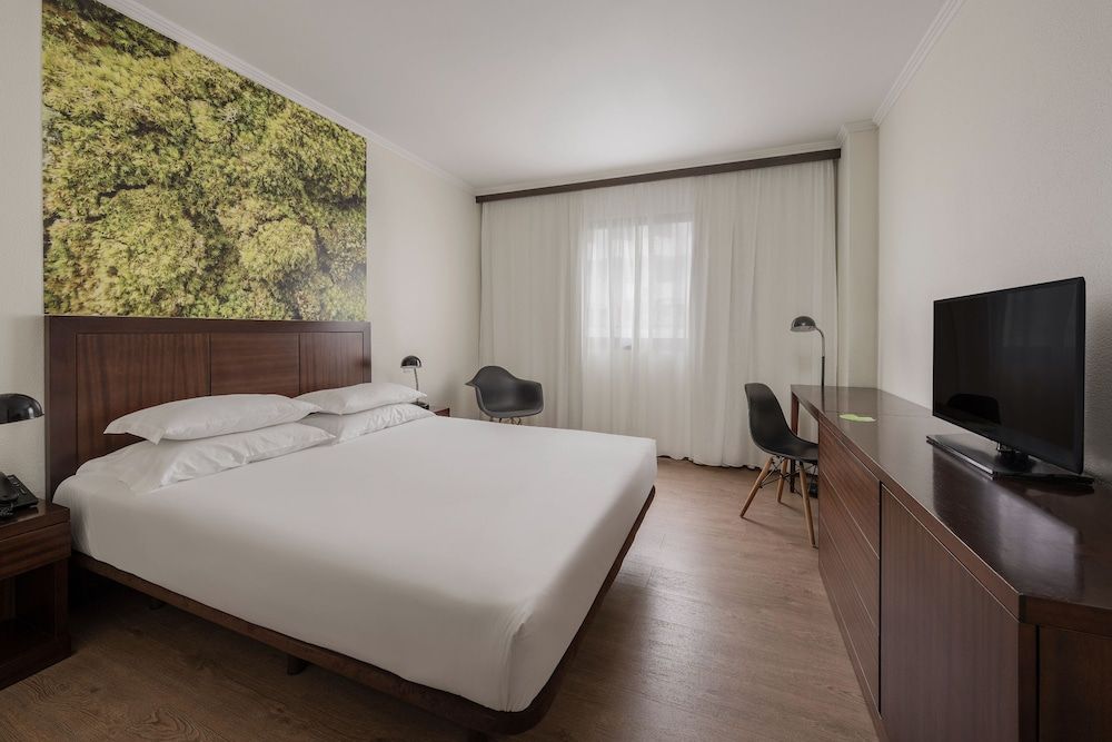 Neat Hotel Avenida Standard Double Room Single Use, 1 Bedroom 4