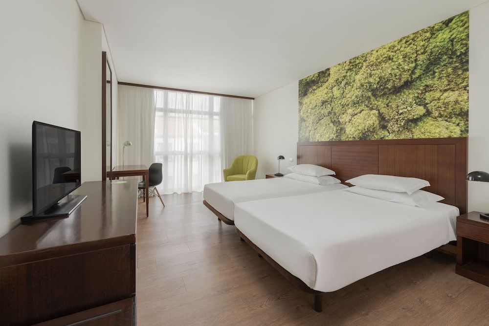 Neat Hotel Avenida Standard Double Room Single Use, 1 Bedroom 5