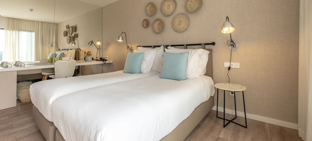 Octant Santiago Family Room 3