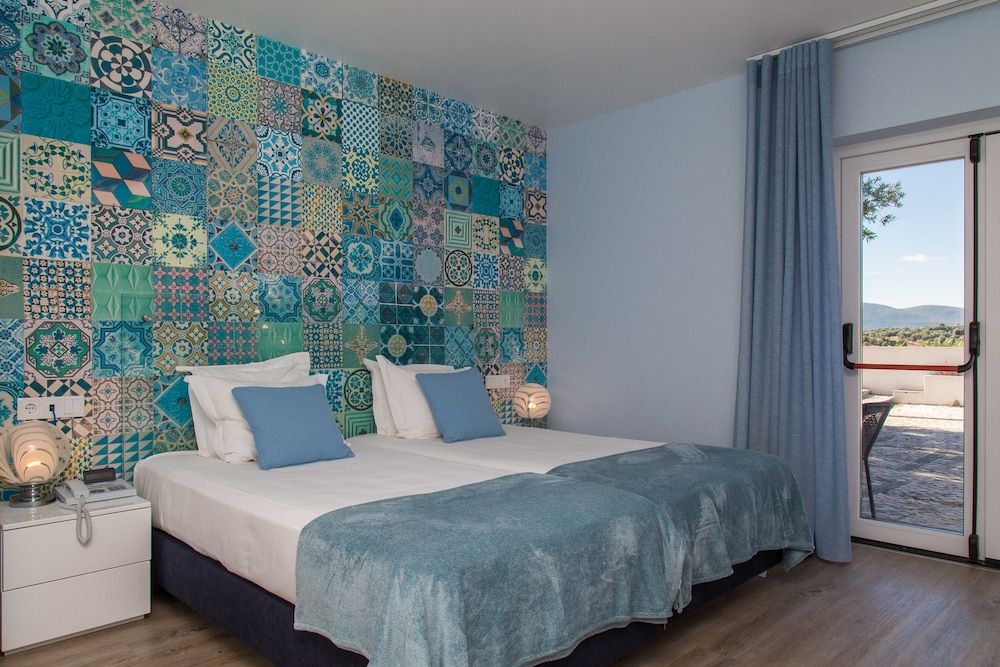 Double or Twin Room, Accessible, Mountain View