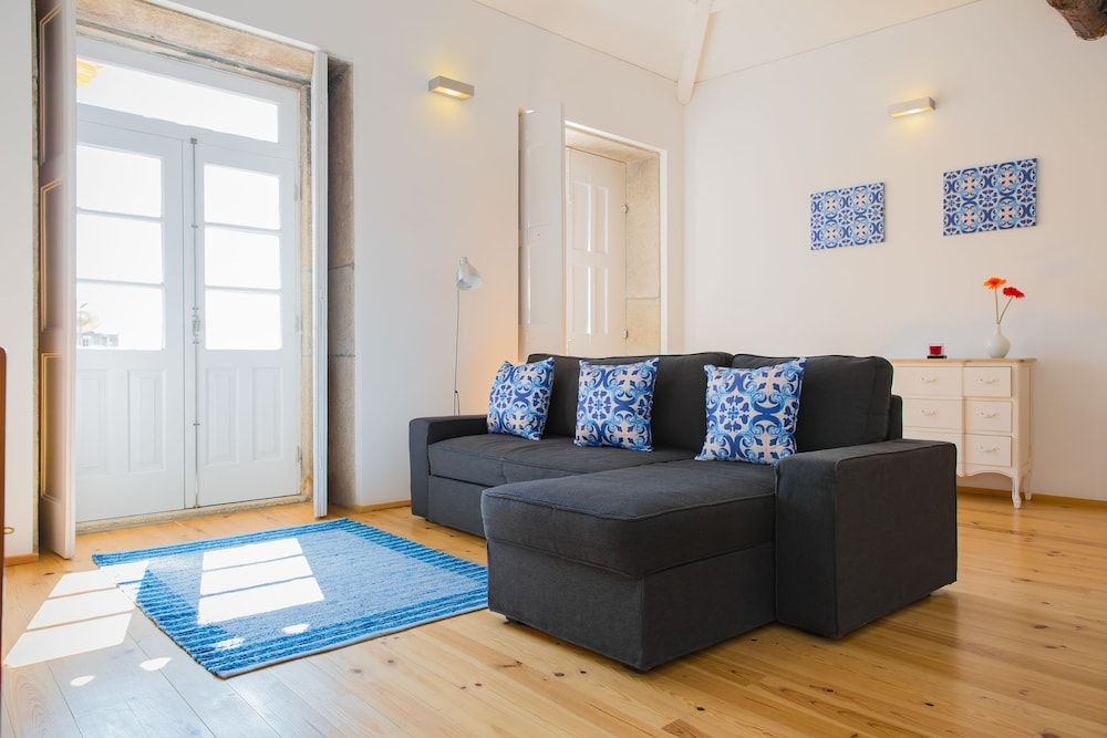 FLORES 36 by YoursPorto Duplex, 1 Bedroom 12