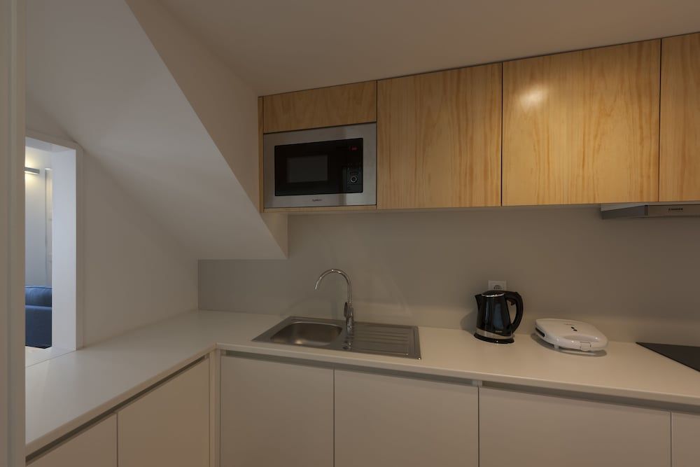 FLORES 36 by YoursPorto Duplex, 1 Bedroom 8