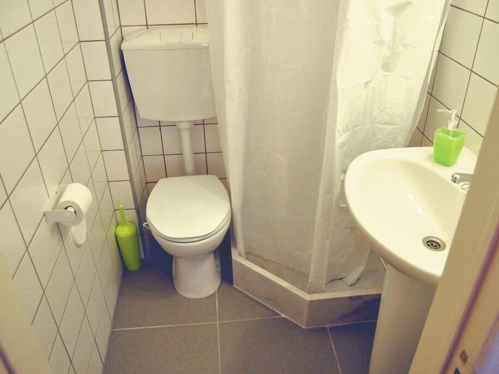 Tagus Host Single Room, Private Bathroom 4