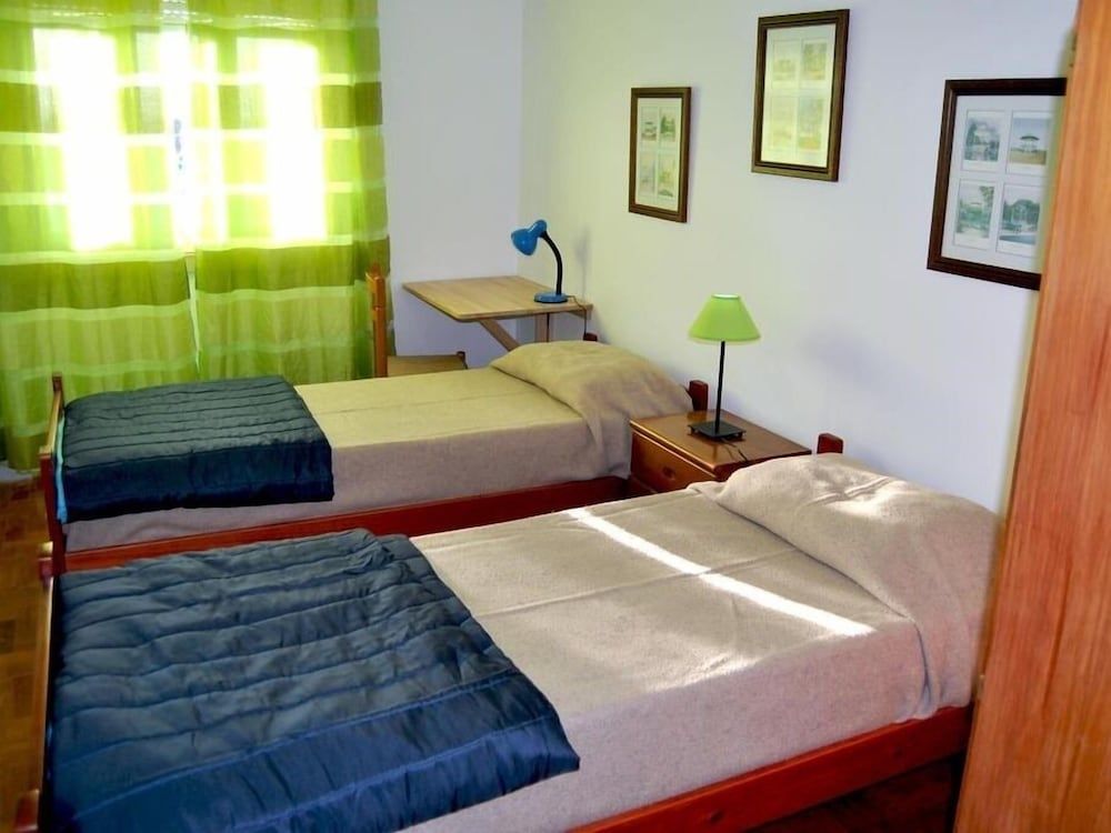 Tagus Host Twin Room, Shared Bathroom 2