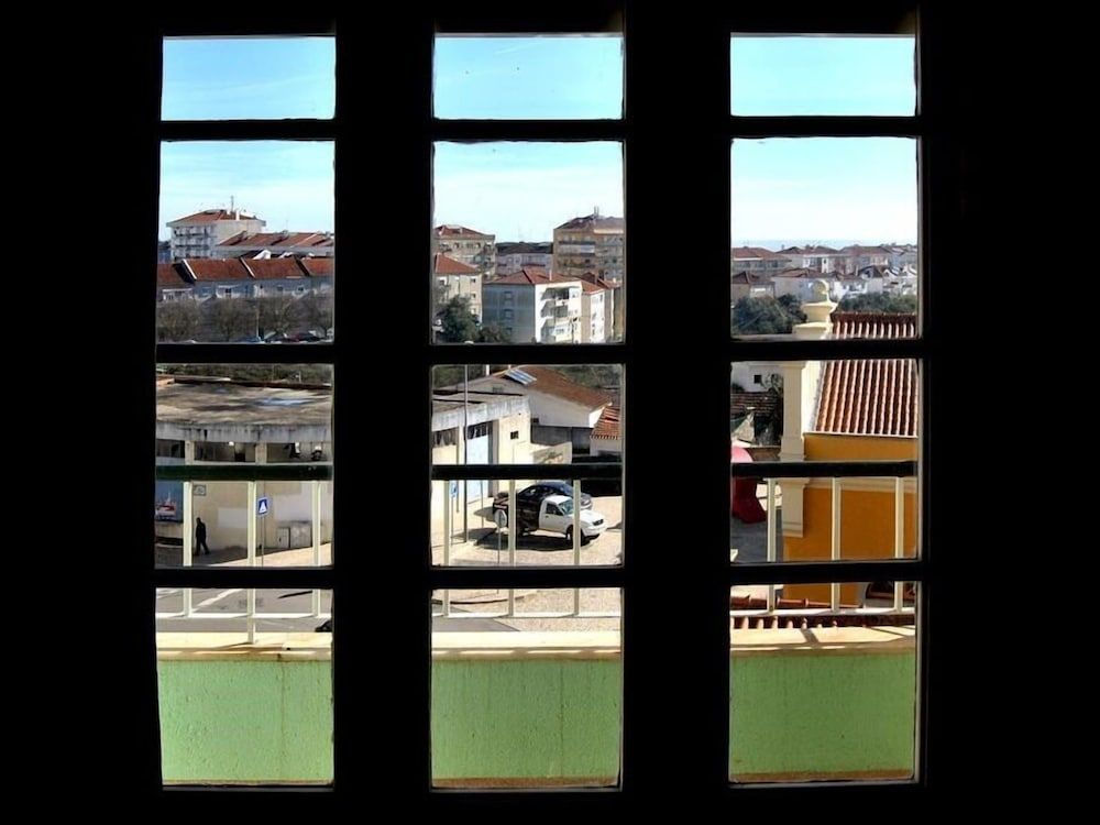 Tagus Host Double Room, Shared Bathroom 3