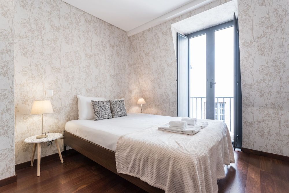Rossio Penthouse Three-Bedroom Apartment w/ River View and Parking - by LU Holidays Penthouse, 3 Bedrooms, Terrace, River View 4