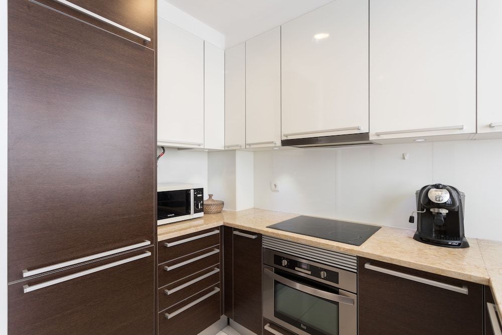 undefined Rossio Penthouse Three-Bedroom Apartment w/ River View and Parking - by LU Holidays 9