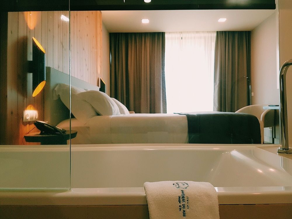 Pedras do Mar Resort & SPA Standard Double Room Single Use, Balcony, Mountain View 7