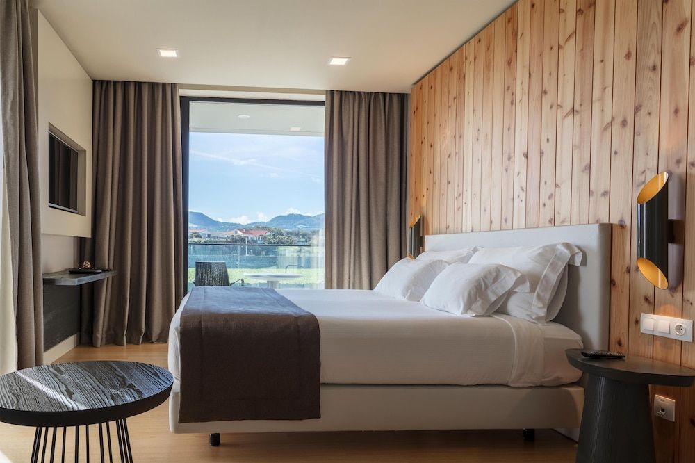 Pedras do Mar Resort & SPA Standard Double Room Single Use, Balcony, Mountain View